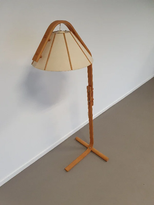 Adjustable Height Floor Lamp for Versatile Lighting NeedsAdjustable Height Floor Lamp for Versatile Lighting NeedsFLOOR LAMP BY JAN WICKELGREN FOR ANETA SWEDEN, 1970S Adjustable Height Floor Lamp for Versatile Lighting NeedsAdjustable Height Floor Lamp for Versatile Lighting NeedsFLOOR LAMP BY JAN WICKELGREN FOR ANETA SWEDEN, 1970S
