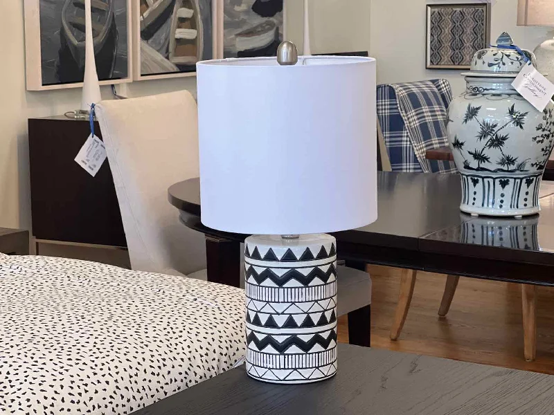 crystal table lamps with dazzling prisms for a glamorous effectcrystal table lamps with dazzling prisms for a glamorous effectCeramic / Metal Table Lamp crystal table lamps with dazzling prisms for a glamorous effectcrystal table lamps with dazzling prisms for a glamorous effectCeramic / Metal Table Lamp