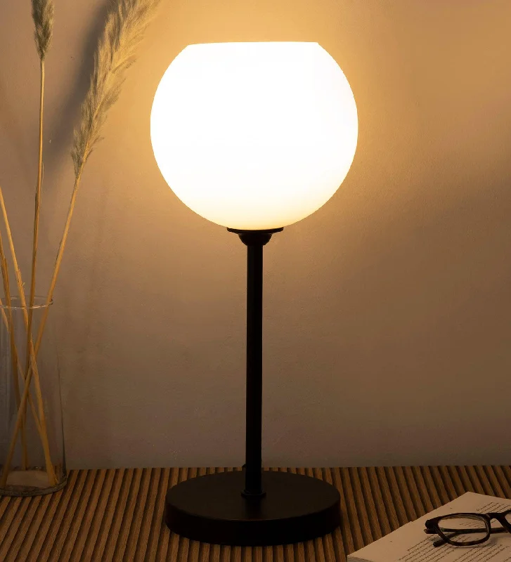crystal table lamps with dazzling prisms for a glamorous effectcrystal table lamps with dazzling prisms for a glamorous effectPossini Euro Table Lamp